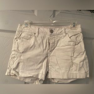 Refuge white shorts Size 2